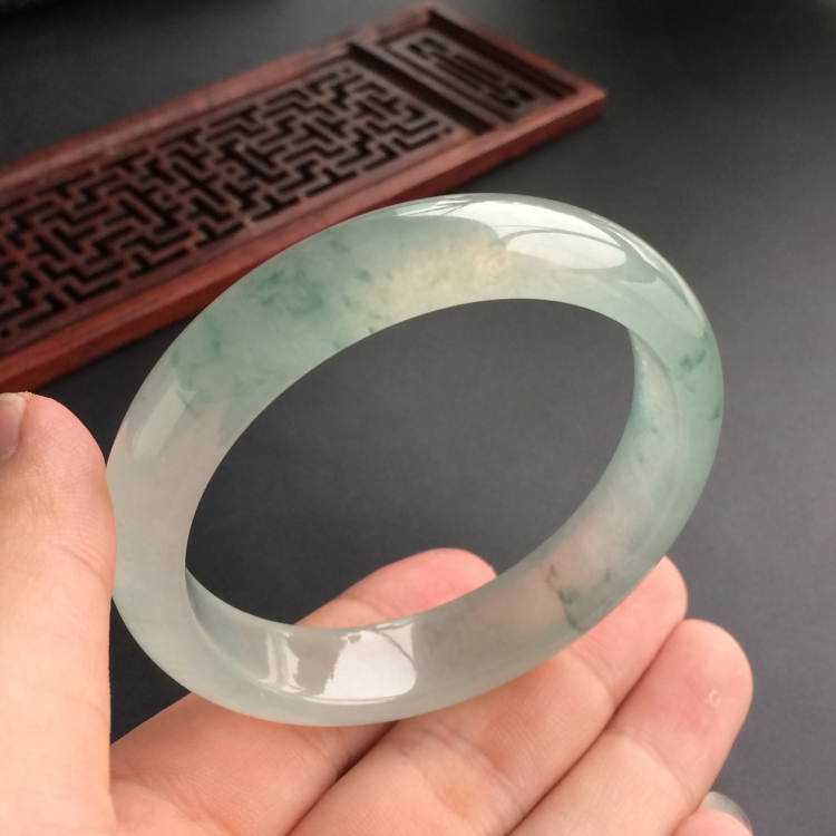 (超值推荐)冰种飘花手镯(54.3mm)
