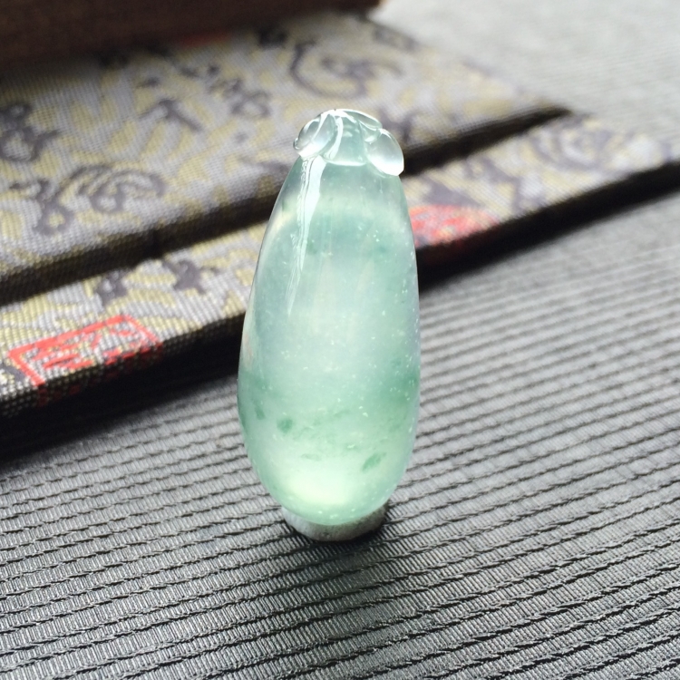 (超值推荐)冰种飘绿花福瓜挂件