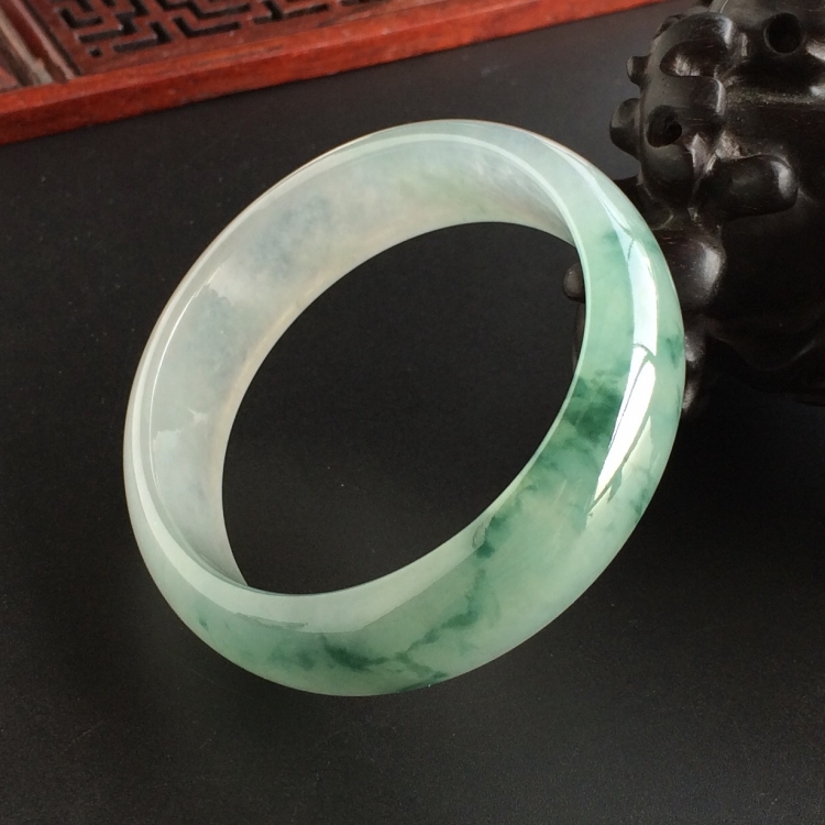 (超值推荐)冰种飘花贵妃镯(55.5mm-49.3mm)