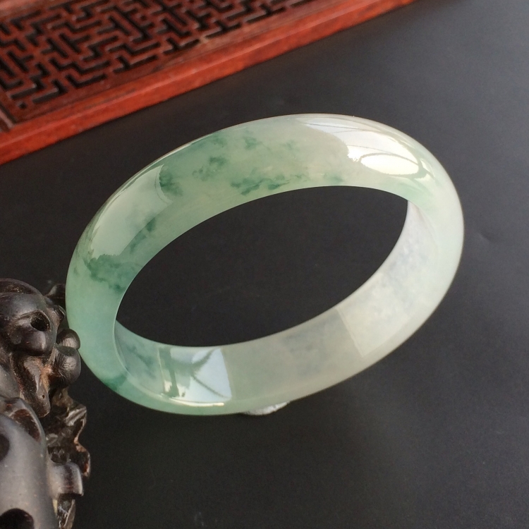 (超值推荐)冰种飘花贵妃镯(55.5mm-49.3mm)