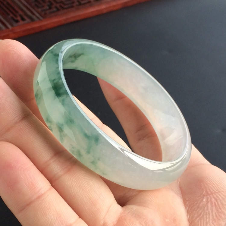 (超值推荐)冰种飘花贵妃镯(55.5mm-49.3mm)