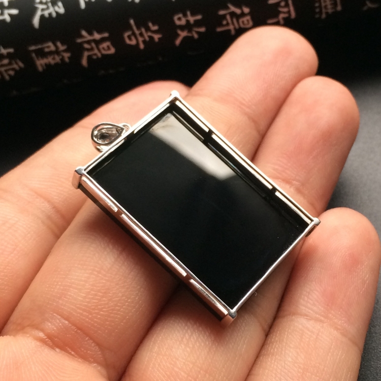 （超值推荐）冰种墨翠镶白金钻石平安无事牌胸坠