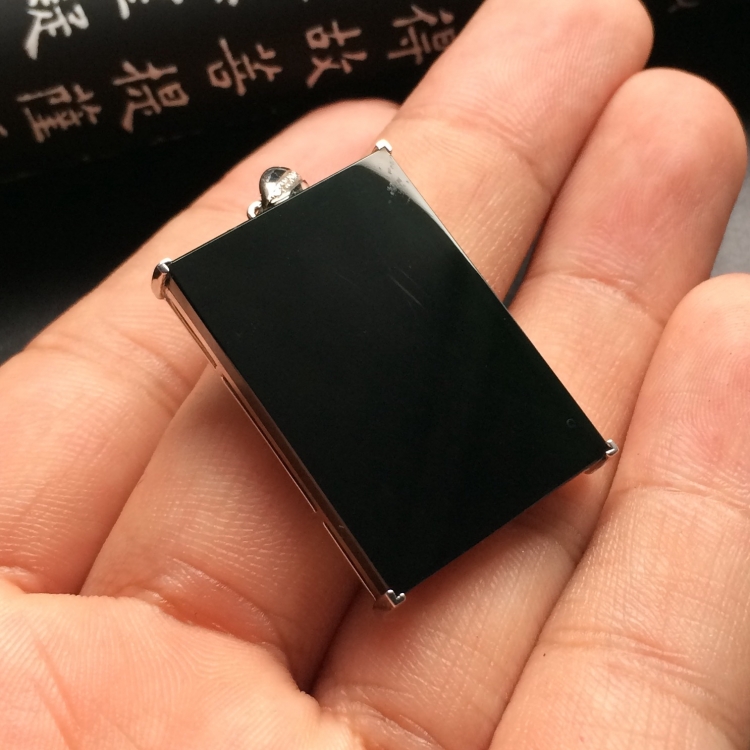 （超值推荐）冰种墨翠镶白金钻石平安无事牌胸坠
