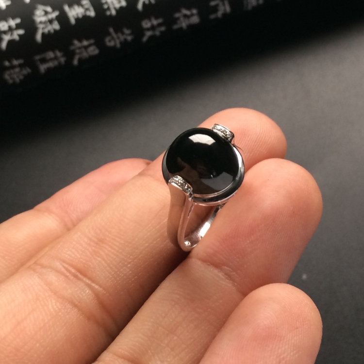 （超值推荐）冰玻种墨翠镶白金钻石戒指