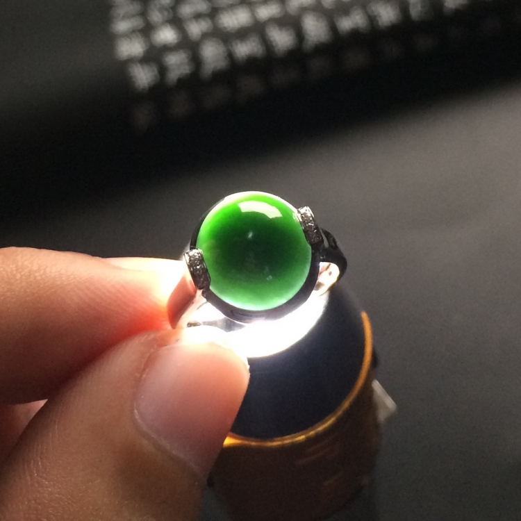 （超值推荐）冰玻种墨翠镶白金钻石戒指