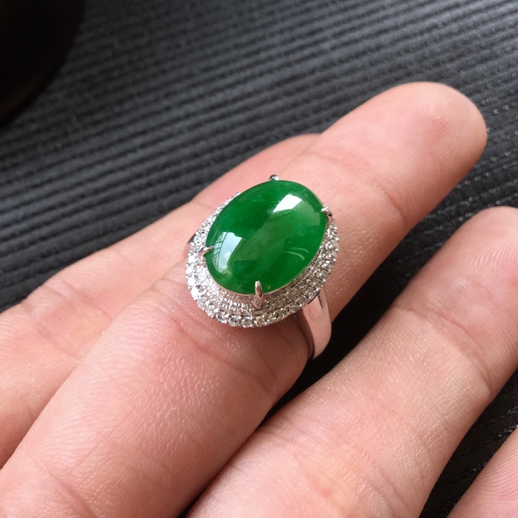 (超值推荐)糯冰种阳绿镶白金钻石戒指