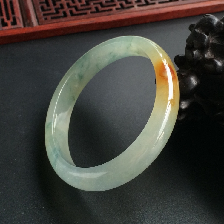 (超值推荐)冰种飘花带黄翡贵妃镯(55.7mm-47.1mm)