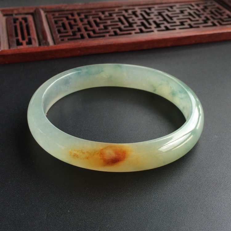 (超值推荐)冰种飘花带黄翡贵妃镯(55.7mm-47.1mm)