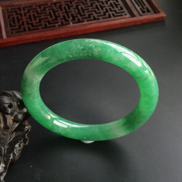 (超值推荐)糯冰种深绿圆条手镯(57.7mm)