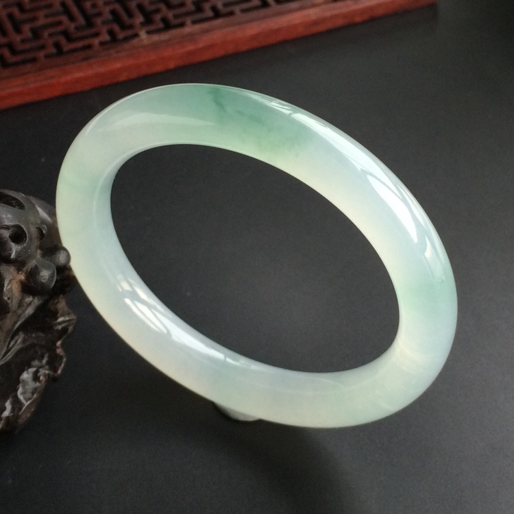 (超值推荐)冰种飘花圆条手镯(55.3mm)