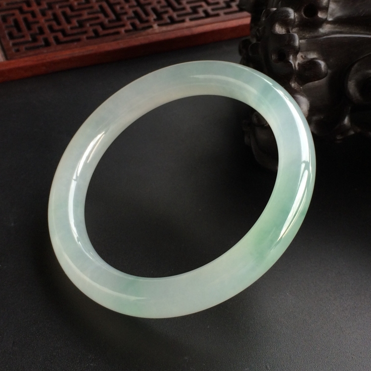 (超值推荐)冰种飘花圆条手镯(55.3mm)