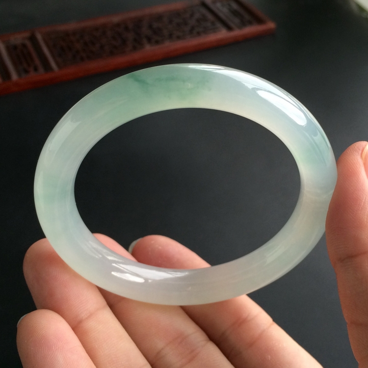 (超值推荐)冰种飘花圆条手镯(55.3mm)