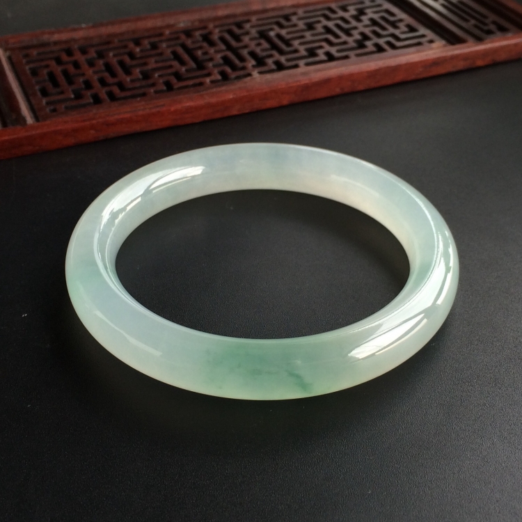 (超值推荐)冰种飘花圆条手镯(55.3mm)