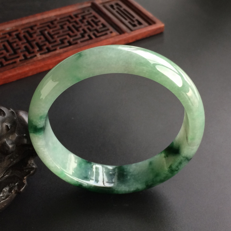 (超值推荐)糯冰种飘花手镯(57.1mm)