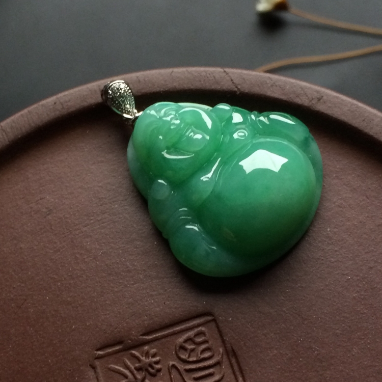 （超值推荐）糯冰种豆色玉佛挂件（金扣）