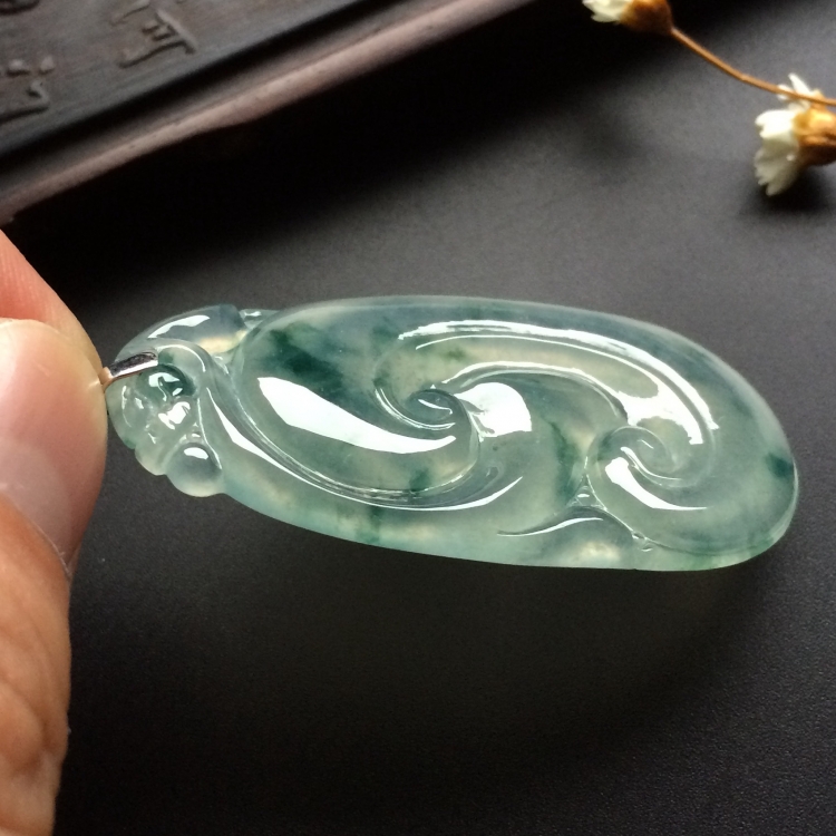 （超值推荐）冰种飘花如意挂件（金扣）