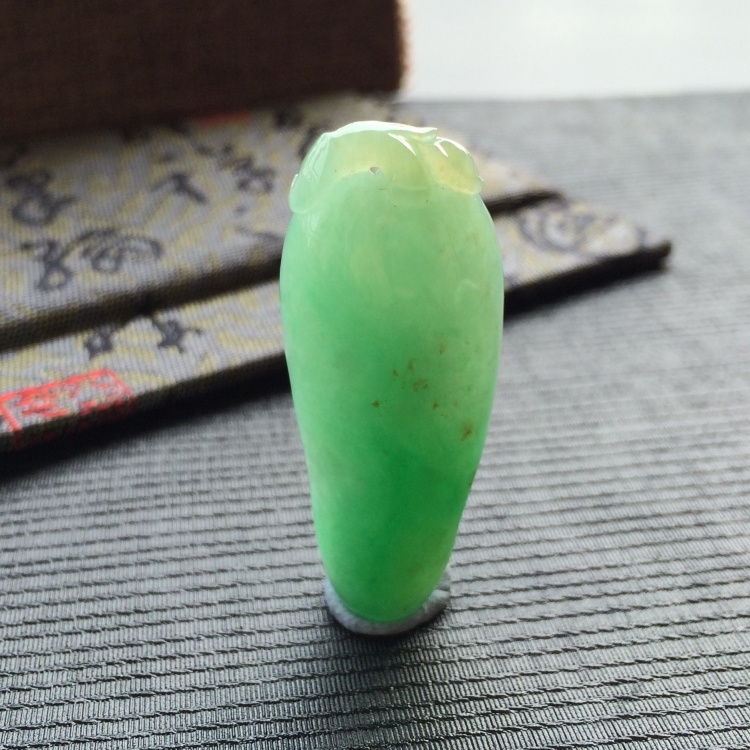 (超值推荐)糯冰种翠色略带黄翡福瓜挂件