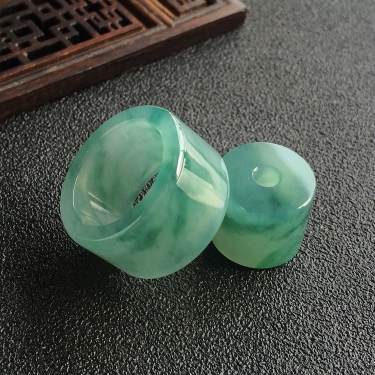 (超值推荐)糯冰种飘花路路通挂件(一套)