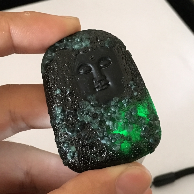 (超值推荐)糯冰种墨翠相由心生挂件