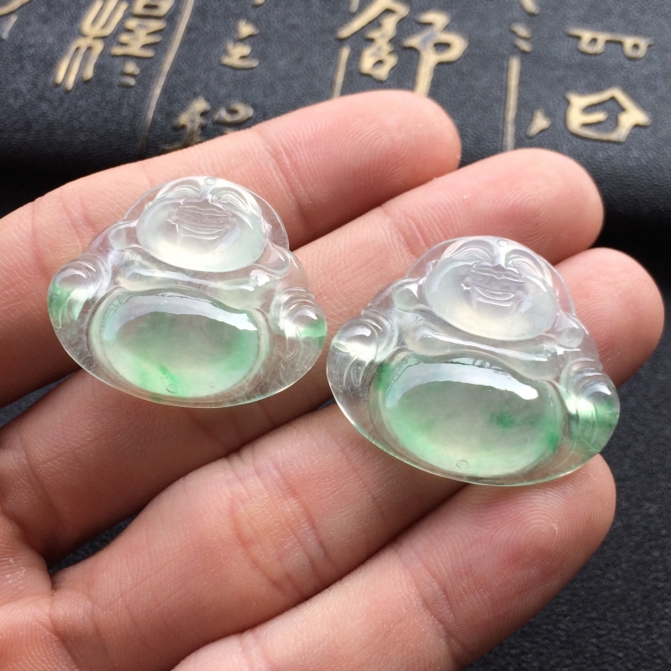 (超值推荐)冰种飘绿花玉佛挂件一对