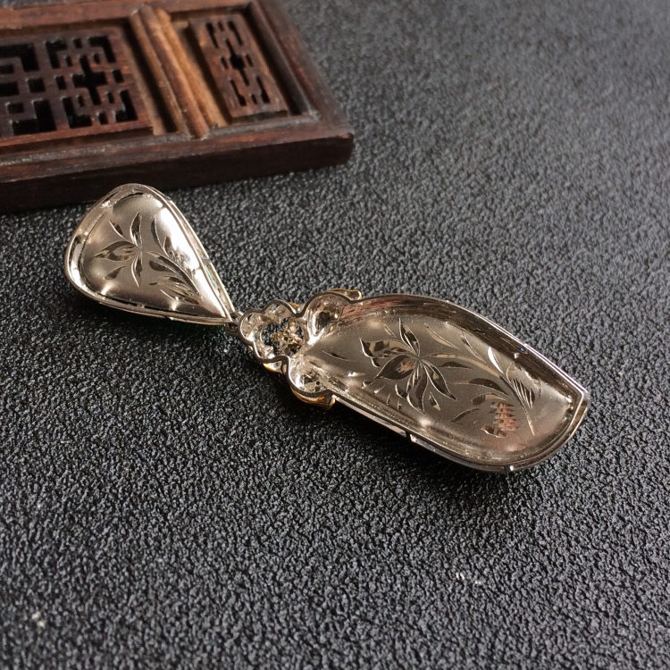 (超值推荐)糯冰种翠色镶彩金钻石随形胸坠