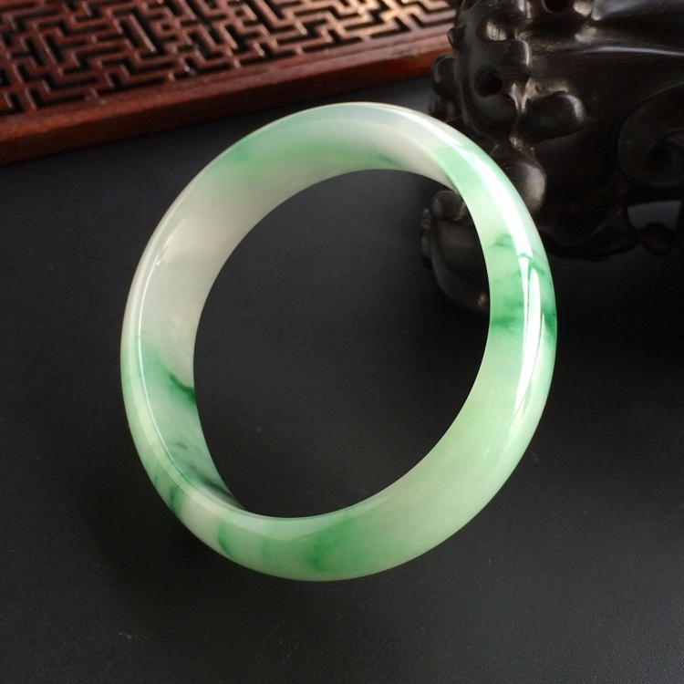 (超值推荐)糯冰种飘花贵妃镯(54.6mm-48.1mm)