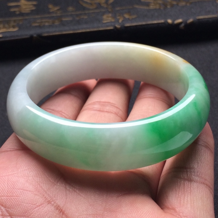 （超值推荐）糯冰种三彩手镯（56mm）