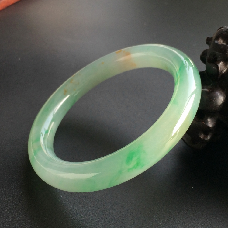(超值推荐)糯冰种黄加绿圆条手镯(52.5mm)