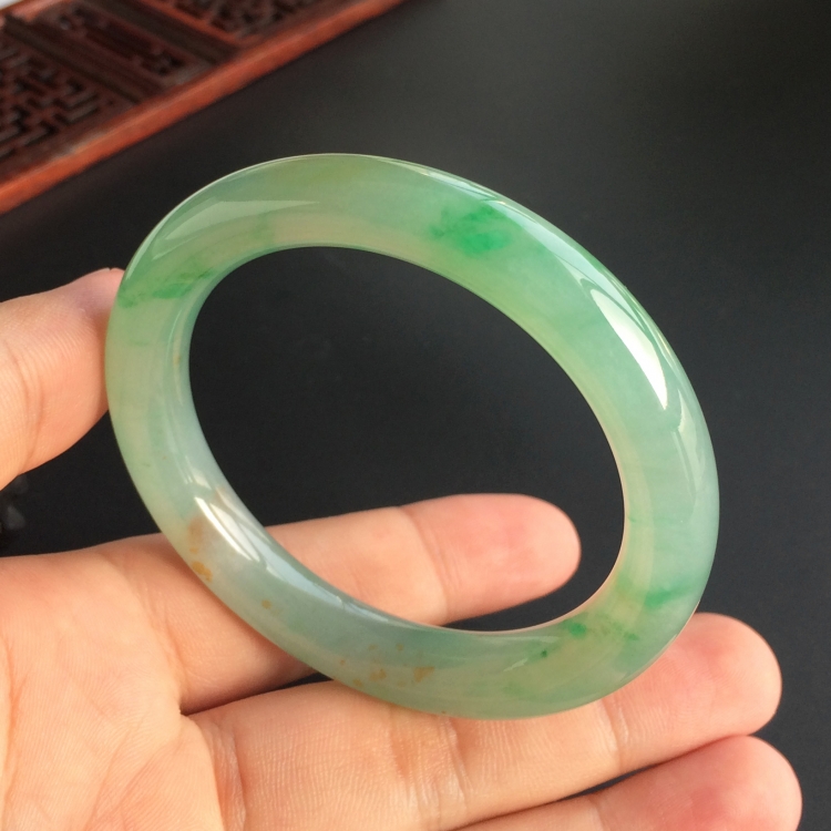 (超值推荐)糯冰种黄加绿圆条手镯(52.5mm)