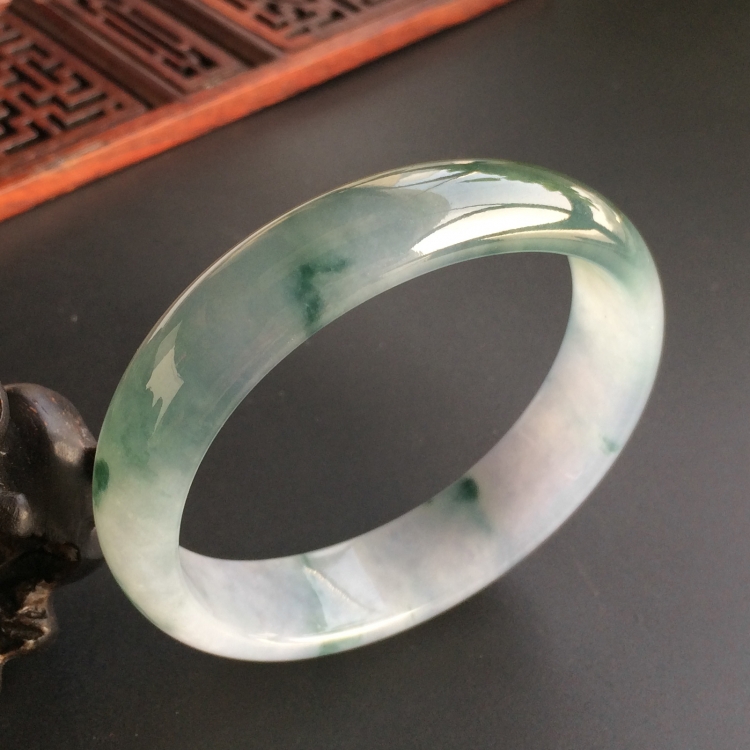 (超值推荐)糯冰种紫罗兰飘花贵妃镯(55.8mm-49.3mm)