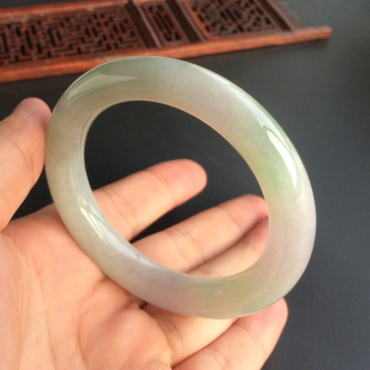 (超值推荐)糯冰种晴水略带淡紫罗兰圆条手镯(54mm)