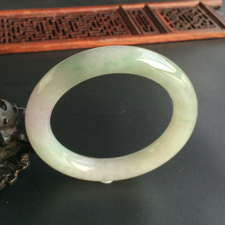 (超值推荐)糯冰种晴水略带淡紫罗兰圆条手镯(54mm)