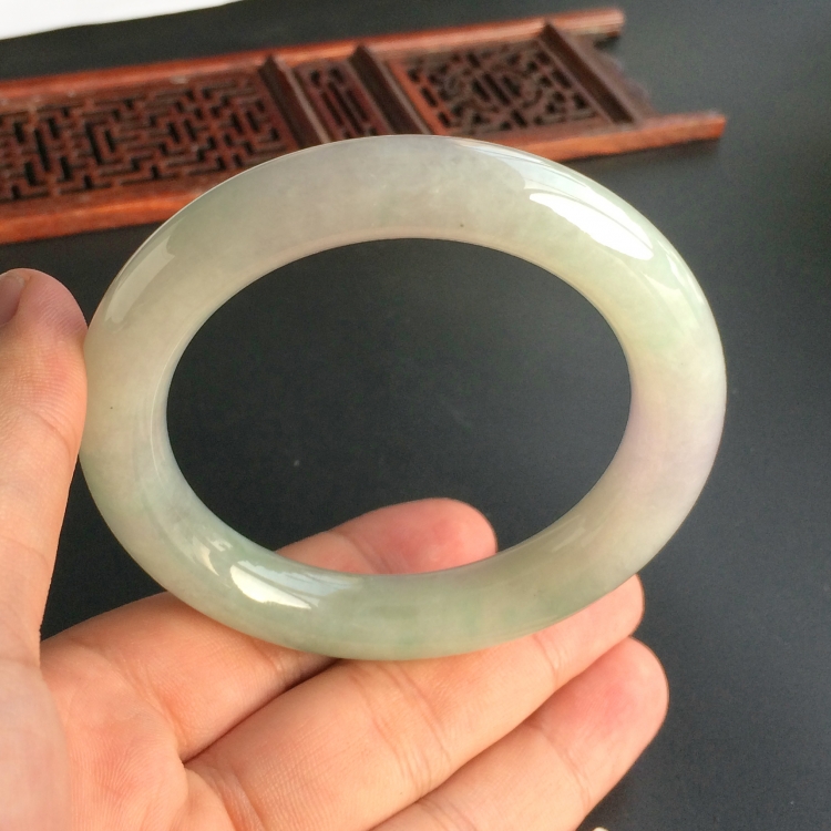 (超值推荐)糯冰种晴水略带淡紫罗兰圆条手镯(54mm)