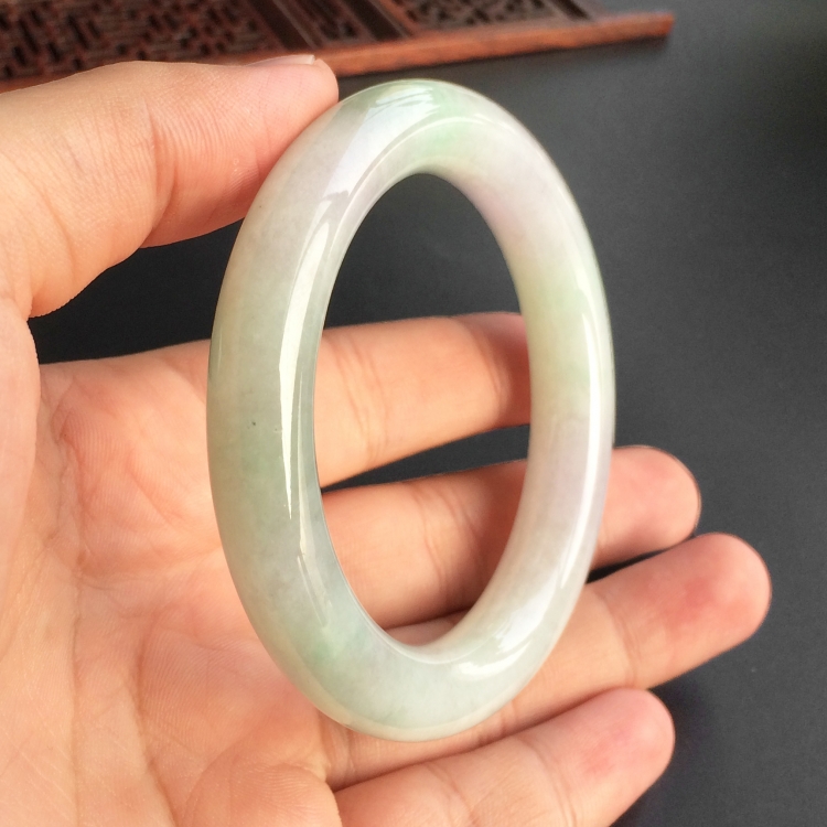 (超值推荐)糯冰种晴水略带淡紫罗兰圆条手镯(54mm)