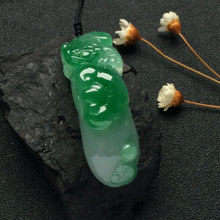（超值推荐）糯冰种飘翠福瓜挂件