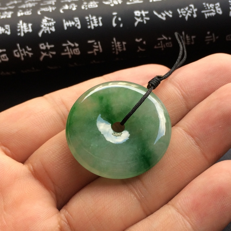 （超值推荐）糯冰种飘翠平安扣挂件