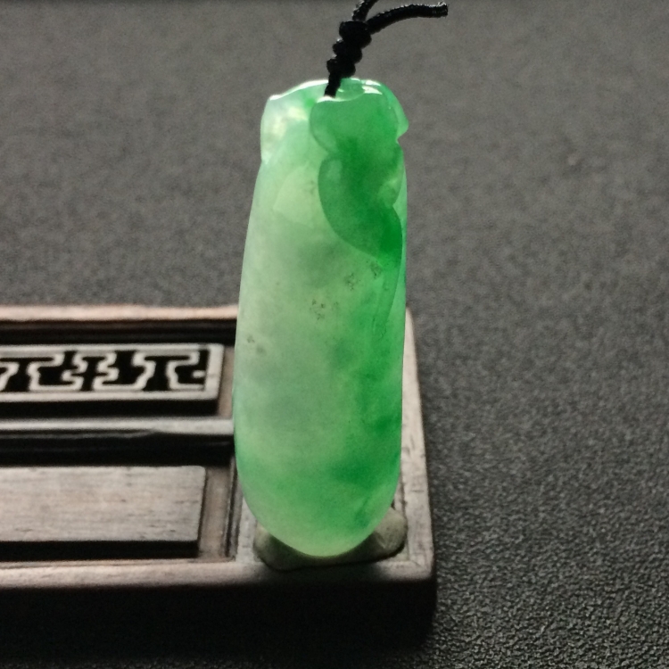 （超值推荐）糯冰种飘翠福瓜挂件