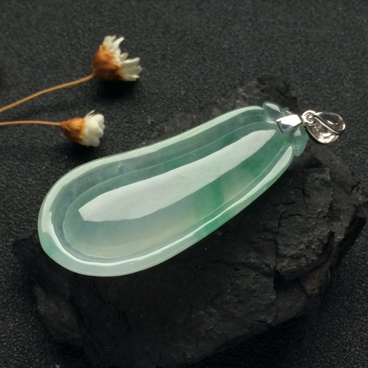 （超值推荐）冰种飘花福瓜挂件（金扣）