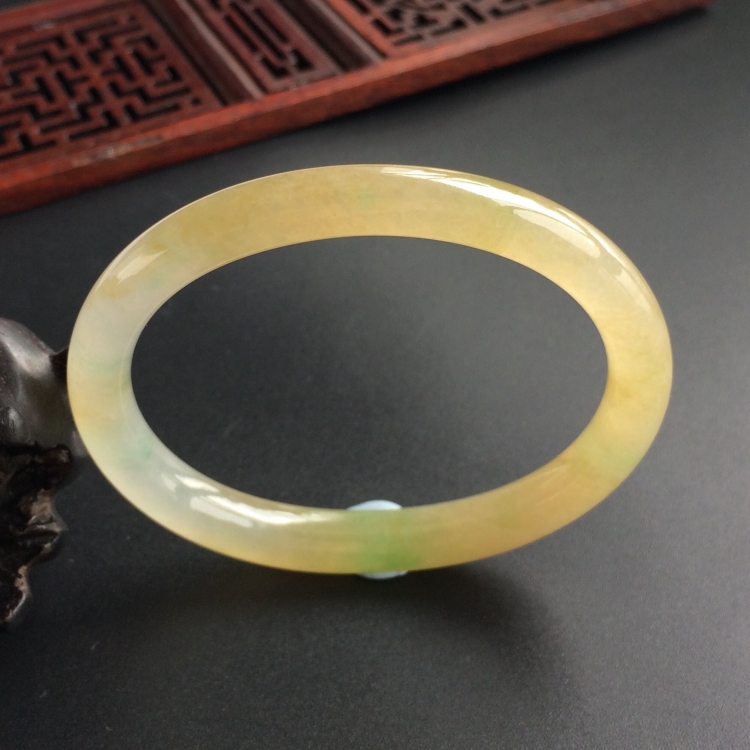 (超值推荐)糯冰种黄加绿贵妃镯(52.3mm-44.3mm)