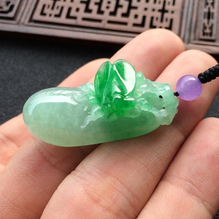 (超值推荐)糯冰种飘翠福瓜挂件