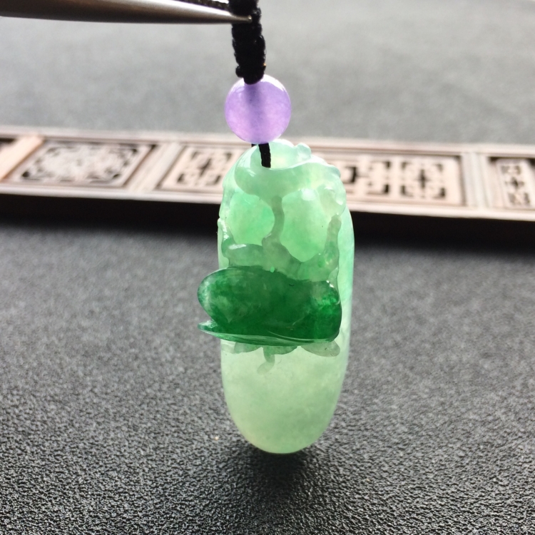 (超值推荐)糯冰种飘翠福瓜挂件