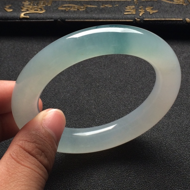 （超值推荐）冰种飘花圆条手镯（55.3mm）
