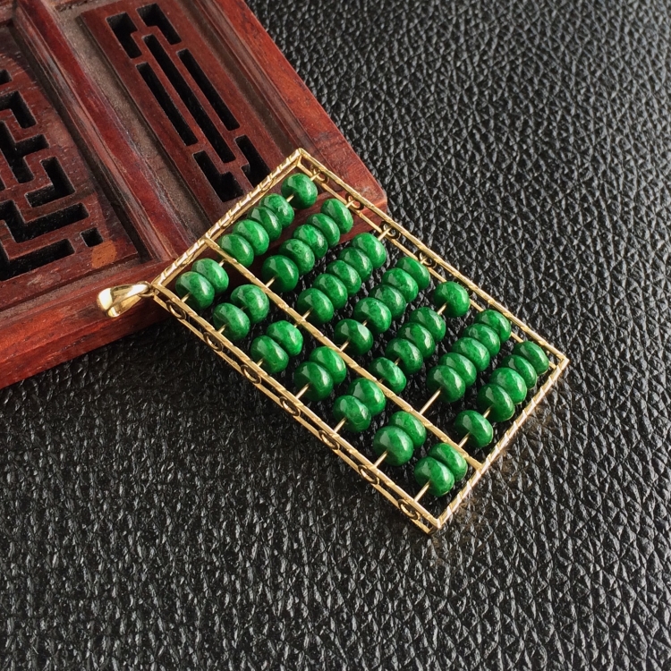 (超值推荐)糯冰种浓绿镶黄18K金精打细算胸坠