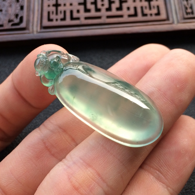 (超值推荐)冰种飘花福瓜挂件