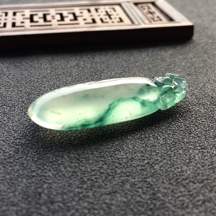 (超值推荐)冰种飘花福瓜挂件