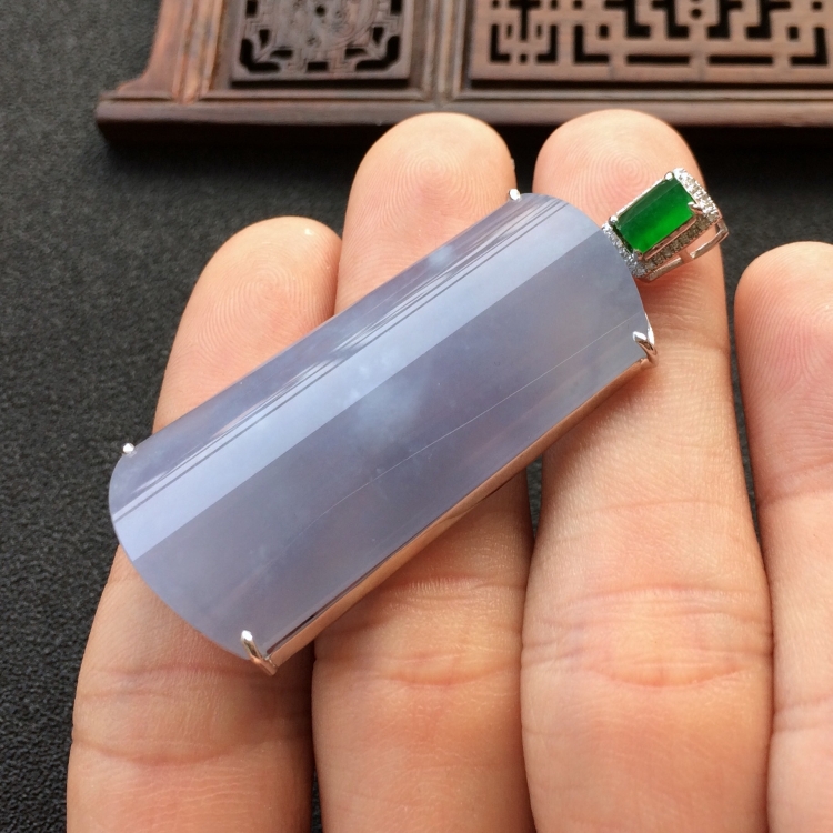 (超值推荐)糯冰种紫罗兰镶白金钻石平安牌胸坠