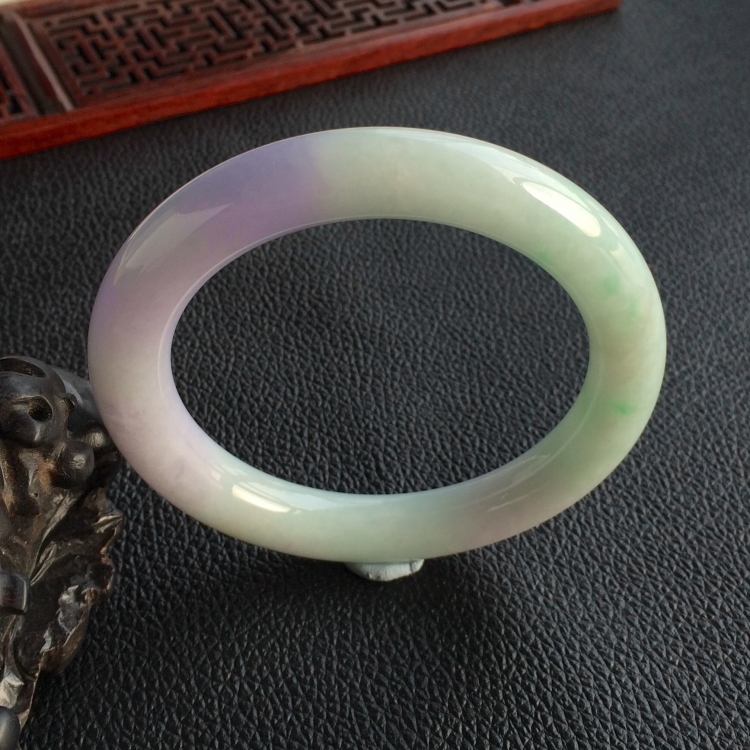 (超值推荐)糯冰种春带彩圆条手镯(57.5mm)