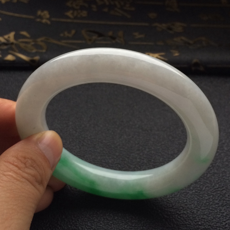 （超值推荐）糯冰种飘翠圆条手镯（56.7mm）
