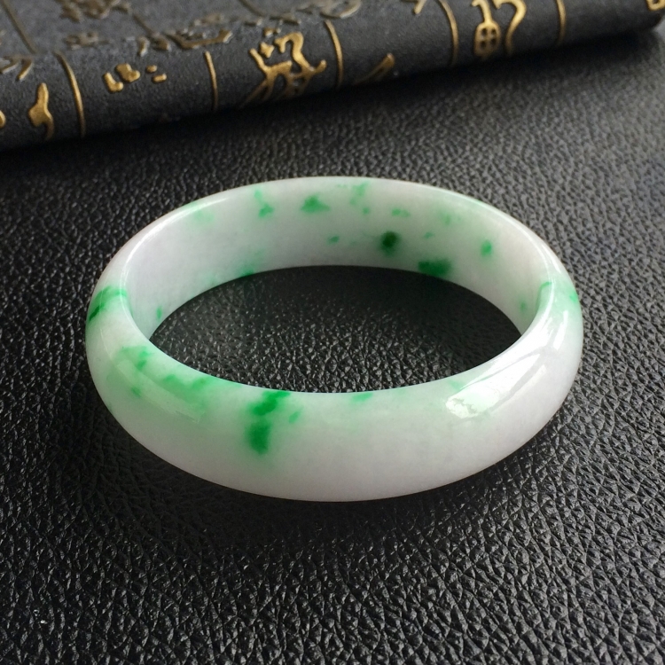 (超值推荐)糯冰种飘翠贵妃镯(56.7mm-50.1mm)