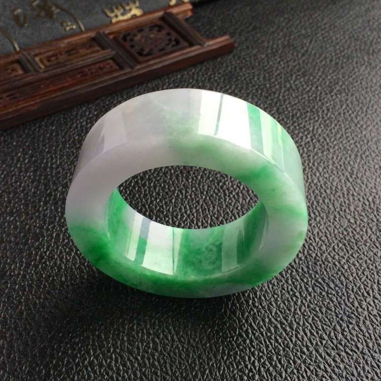 (超值推荐)糯冰种飘翠平安环挂件